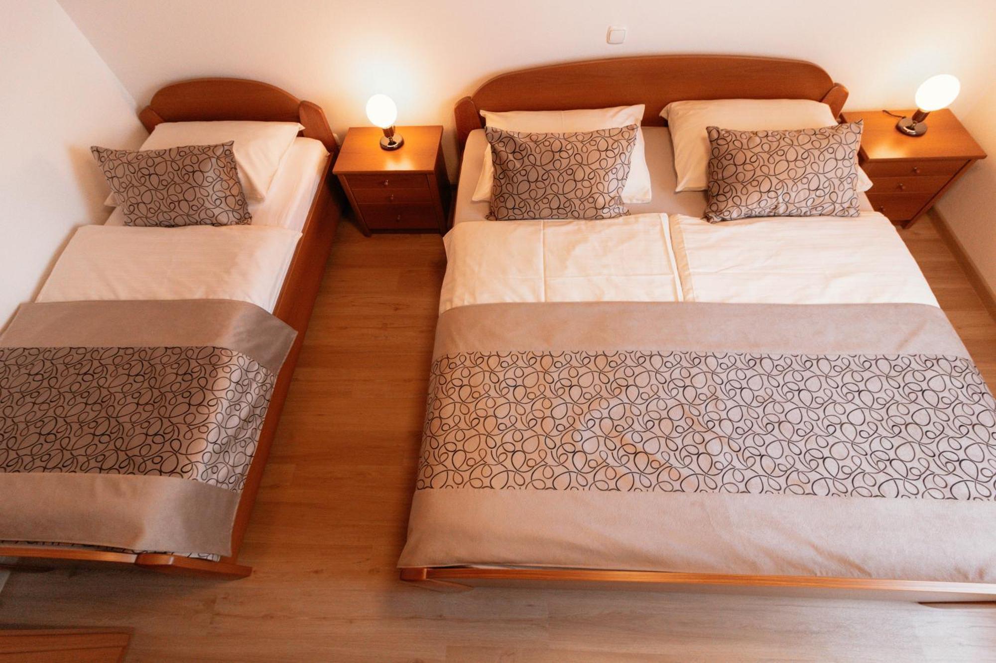 & Malej Apartment *